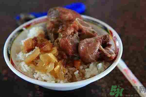 早餐吃面還是包子比較好？早餐吃包子和面健康嗎？