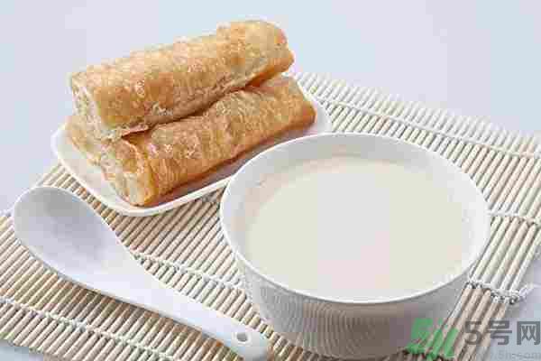 早餐吃面還是包子比較好？早餐吃包子和面健康嗎？