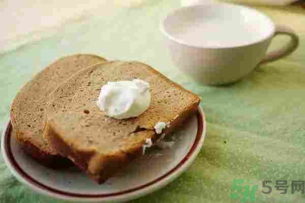 早餐吃面還是包子比較好？早餐吃包子和面健康嗎？