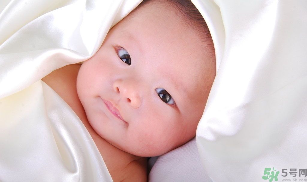 娃4歲不會喊爸爸的原因是什么？怎樣教寶寶說話？