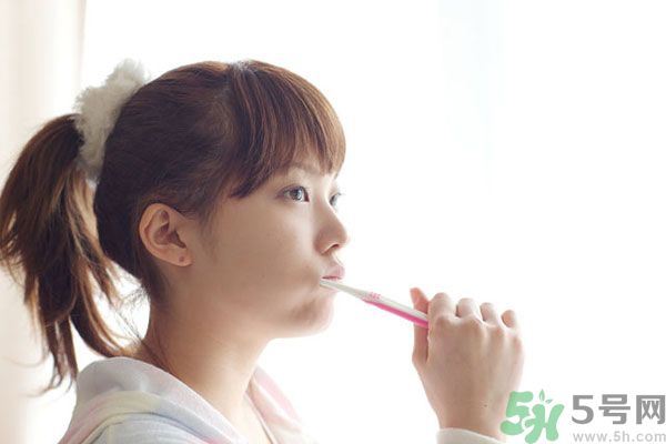 溫水刷牙好還是冷水刷牙好？溫水刷牙的好處