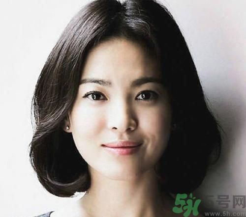 齊劉海中分適合什么臉型？齊劉海中分怎么扎好看？