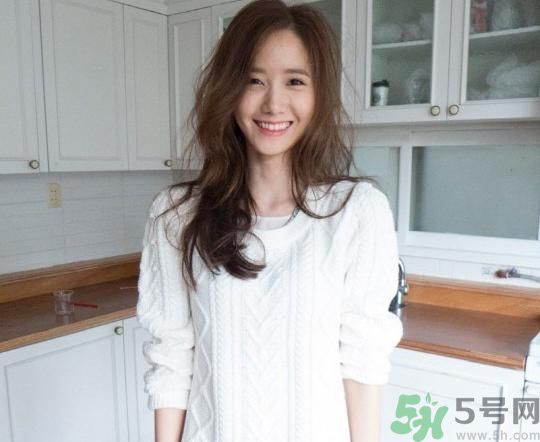 齊劉海中分適合什么臉型？齊劉海中分怎么扎好看？