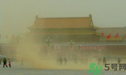 沙塵暴逼近北京到哪里了？遇到沙塵暴怎么辦？
