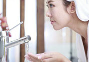 洗臉用冷水還是熱水好？用冷水洗臉好不好？