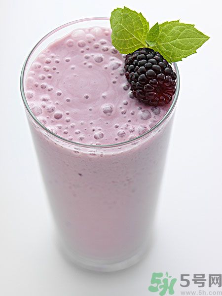 桑葚泡酒男人可以喝嗎？桑葚泡酒男人喝好不好？