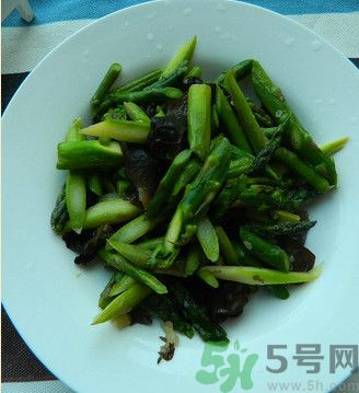 蘆筍和洋蔥能一起吃嗎？蘆筍和洋蔥怎么炒好吃？