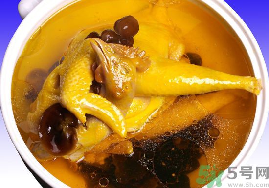 燉雞湯怎么去腥？燉雞湯很腥要怎做才好？