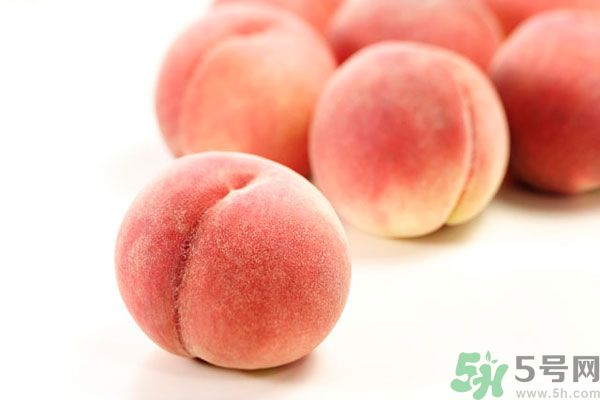 桃子跟什么不能一起吃？桃子跟什么相克？