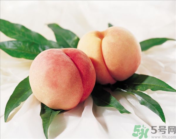 桃子跟什么不能一起吃？桃子跟什么相克？