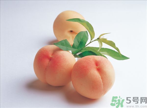 桃子跟什么不能一起吃？桃子跟什么相克？