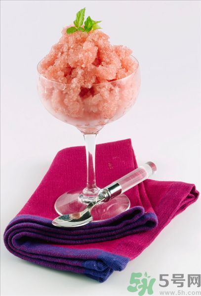 西瓜搭配什么水果榨汁好喝？西瓜的另類吃法有哪些？