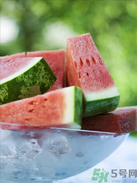 吃冰西瓜為什么會(huì)拉肚子？哪些人不適合吃冰西瓜？