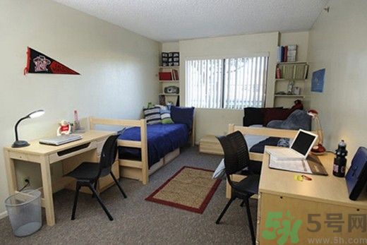 和討厭的人住在一個宿舍是一種怎樣的體驗？