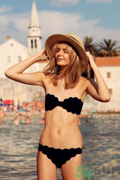 穿什么樣的泳衣顯瘦？如何挑選適合的泳衣？