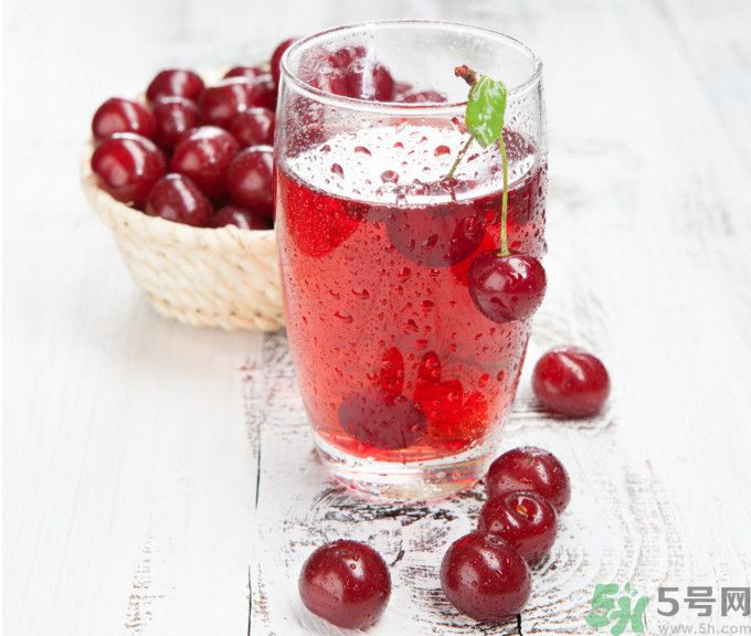 櫻桃泡酒能治療痛風嗎？櫻桃泡酒能喝嗎？