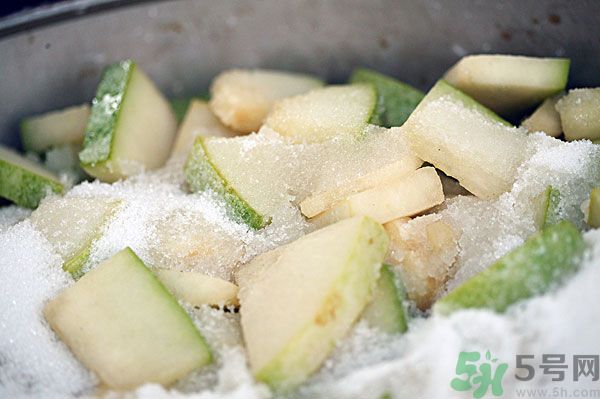 荷葉冬瓜減肥茶有什么功效？荷葉冬瓜減肥茶適宜什么人喝？