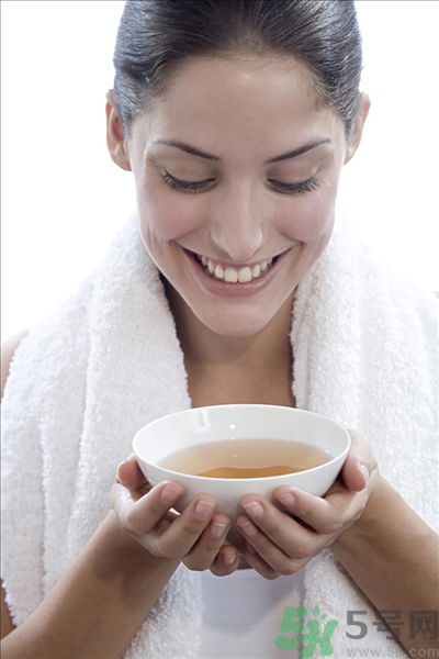 荷葉冬瓜減肥茶有什么功效？荷葉冬瓜減肥茶適宜什么人喝？