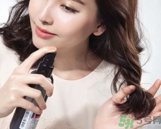 中長(zhǎng)微卷鮑伯頭怎么弄？大人味浪漫鮑伯頭