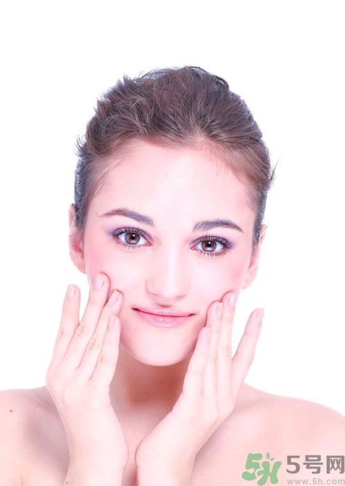 詩莉薇松茸.瑾皙亮妍絲悅精華水好用嗎？詩莉薇松茸.瑾皙亮妍絲悅精華水適合什么年齡？