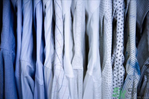 什么面料不容易皺？如何挑選不易皺的衣服？