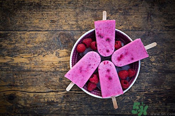 冰淇淋和什么最配？冰淇淋和什么一起搭配好吃？