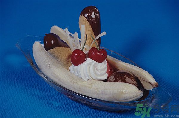 冰淇淋和什么最配？冰淇淋和什么一起搭配好吃？