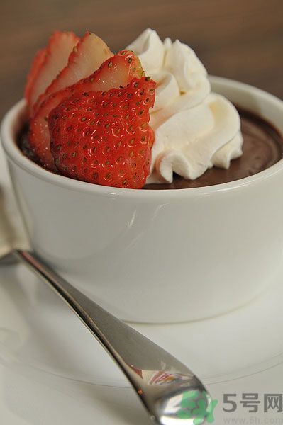 冰淇淋和什么最配？冰淇淋和什么一起搭配好吃？