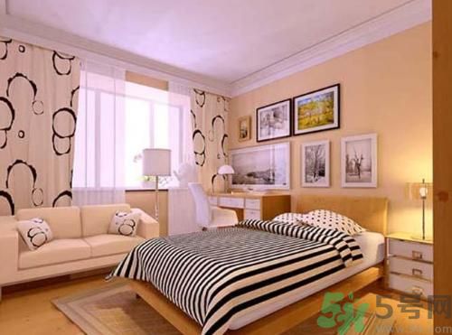 北京極品女白領(lǐng)為買房每月只花百元 北京的房價(jià)有多高？