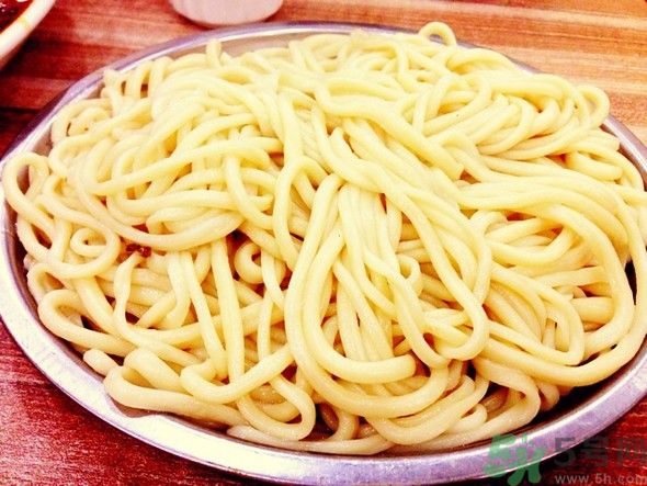 每天晚上吃白面條會長胖嗎？吃白面有什么好處呢？