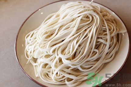 每天晚上吃白面條會長胖嗎？吃白面有什么好處呢？