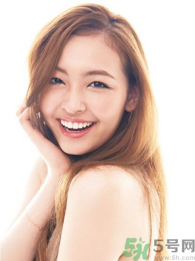 靚彩伊人新顏透亮柔膚液是什什么膚質(zhì)？靚彩伊人新顏透亮柔膚液怎么樣？