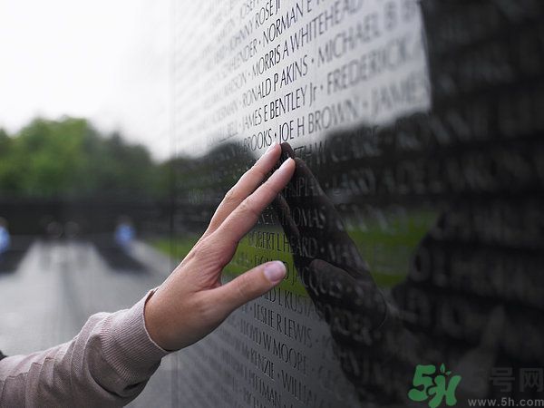左撇子真的更聰明嗎？左撇子的優(yōu)勢與劣勢