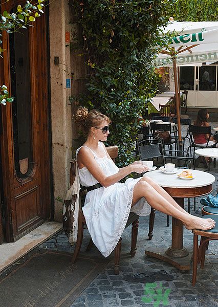 O型腿是什么樣的？O型腿怎樣矯治？