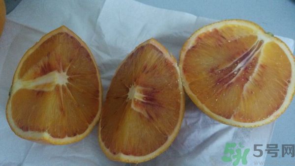 橙子切開(kāi)是紅色的,壞了嗎?