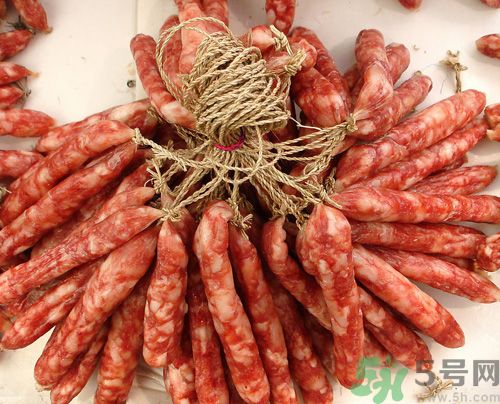 臘腸發(fā)霉還能吃嗎？臘腸發(fā)霉要怎么辦？