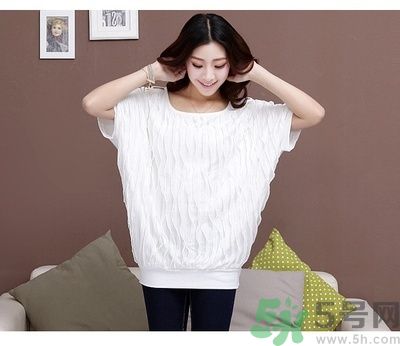 白衣服發(fā)黃要怎么清洗？白衣服發(fā)黃要怎么辦？