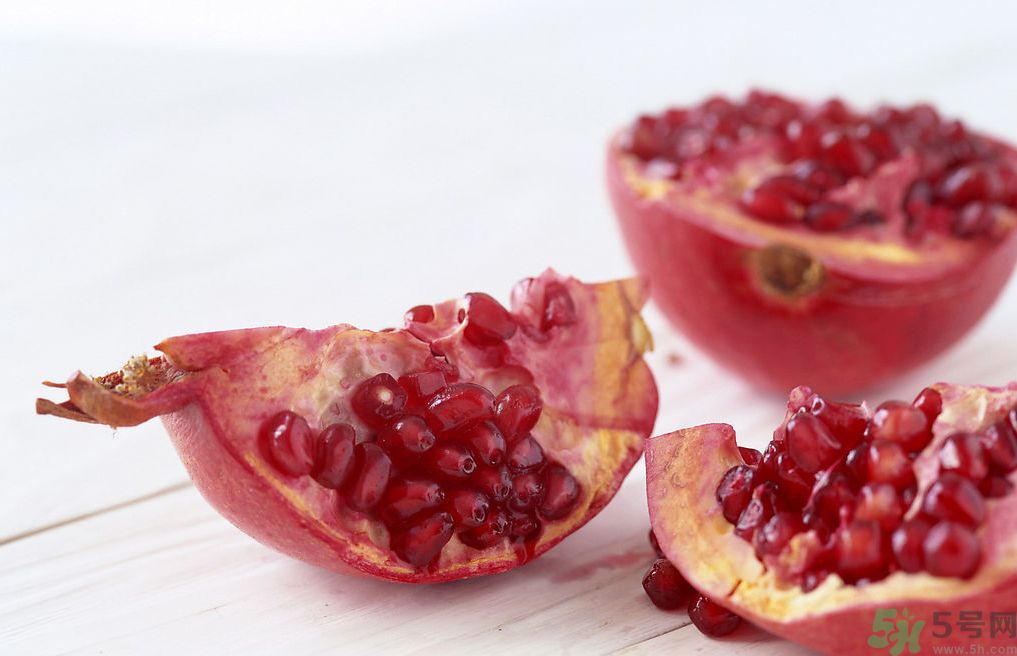 石榴皮煮水能治拉肚子嗎？石榴皮煮水治拉肚子好嗎？