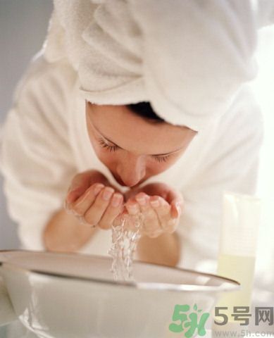 菲安妮玉潤補(bǔ)水隔離霜怎么樣？菲安妮玉潤補(bǔ)水隔離霜好用嗎？