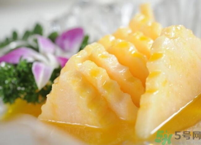 菠蘿里面發(fā)黑是為什么？發(fā)黑的菠蘿能吃嗎？