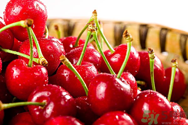 櫻桃吃多了會(huì)中毒嗎？櫻桃吃多了會(huì)拉肚子嗎？