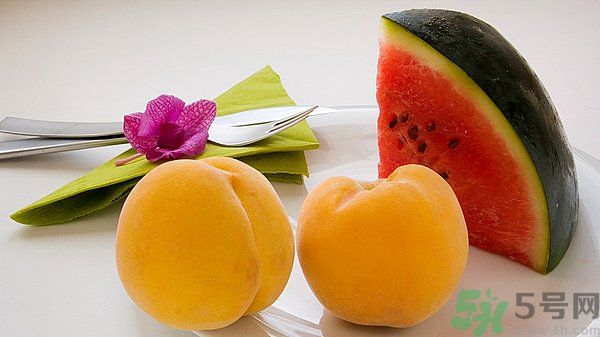 咳嗽能吃桃子嗎？咳嗽吃桃子好嗎？