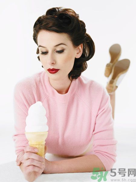 吃冰淇淋會(huì)上火嗎？吃冰淇淋長(zhǎng)痘是怎么回事？