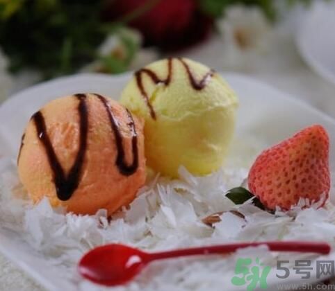 吃冰淇淋會(huì)上火嗎？吃冰淇淋長(zhǎng)痘是怎么回事？