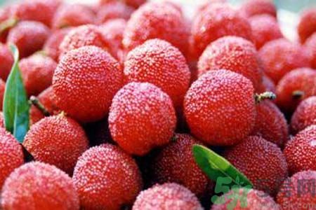 喉嚨痛可以吃楊梅嗎？喉嚨痛吃楊梅好嗎？