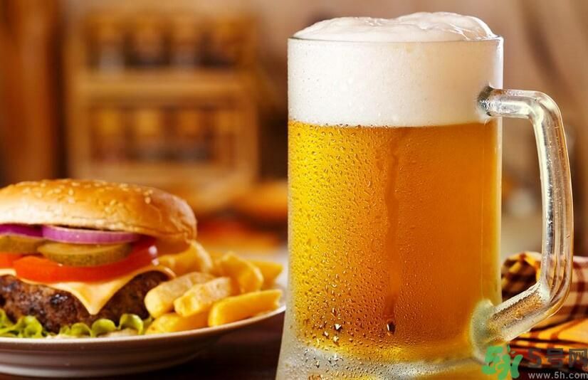 喝啤酒之后可以喝奶茶嗎？喝啤酒之后喝奶茶好嗎？