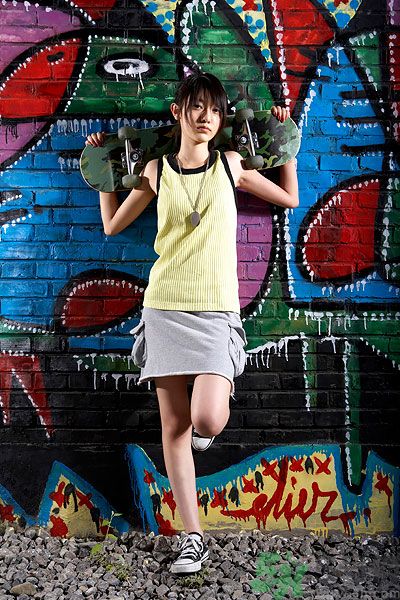 初二女孩內(nèi)褲上有分泌物正常嗎？?jī)?nèi)褲上的分泌物是什么？