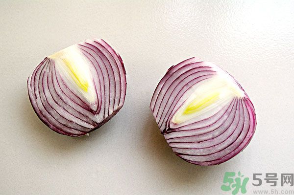 吃洋蔥上火嗎？吃洋蔥會上火嗎？