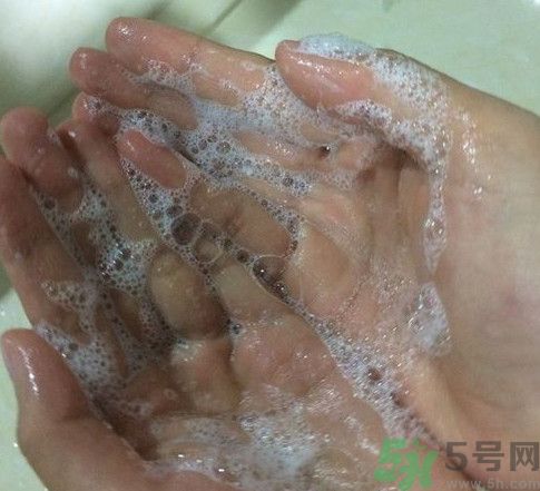 一人一方龍腦祛痘凈顏洗面奶怎么樣？好用嗎？