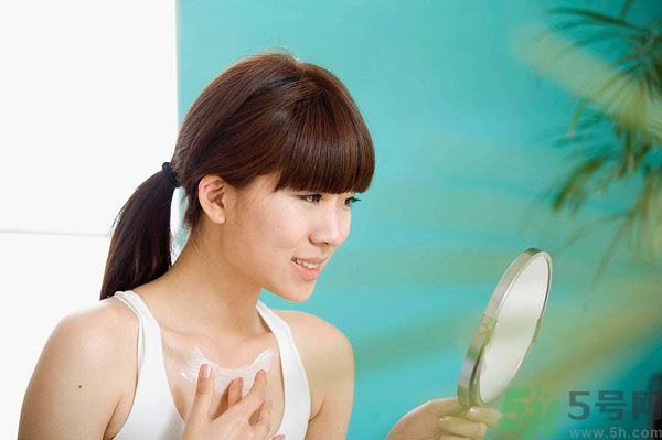 暗沉油性皮膚用什么護膚品？油性皮膚暗沉怎么護理？